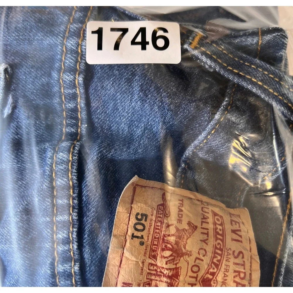 Levis 501 Original Straight Leg Button Fly Dark Wash Denim Jeans Mens W30 L30